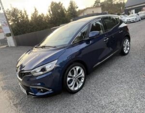 Renault Scenic car