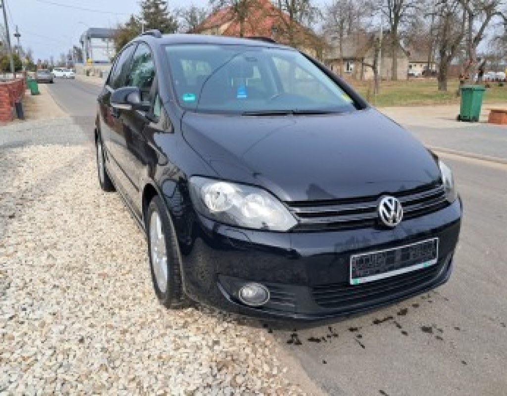 volkswagen golf car