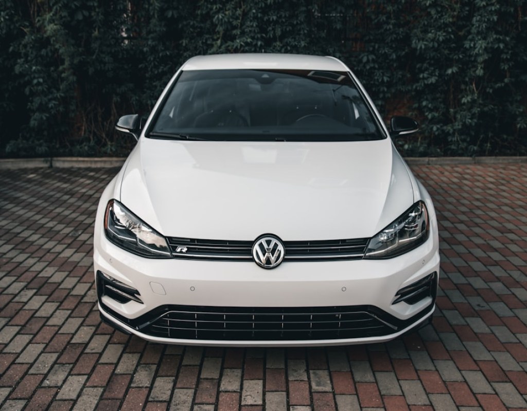 volkswagen touran car