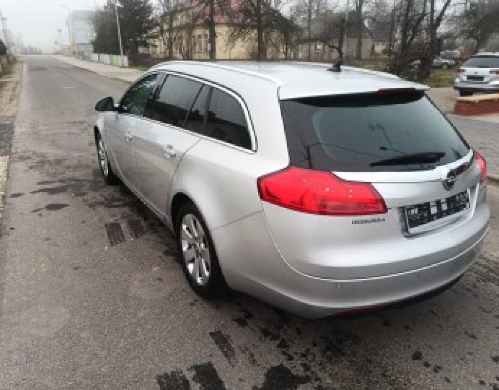 opel insignia car
