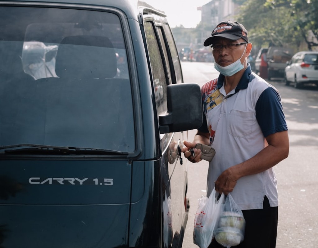 delivery van driver