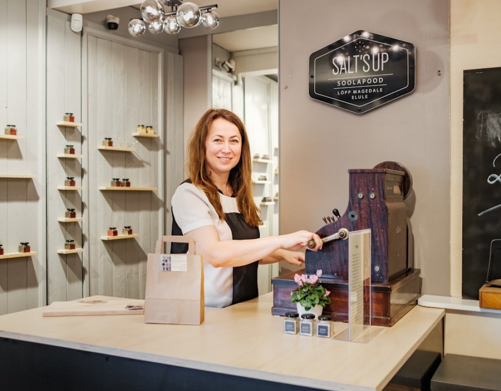 shop assistant