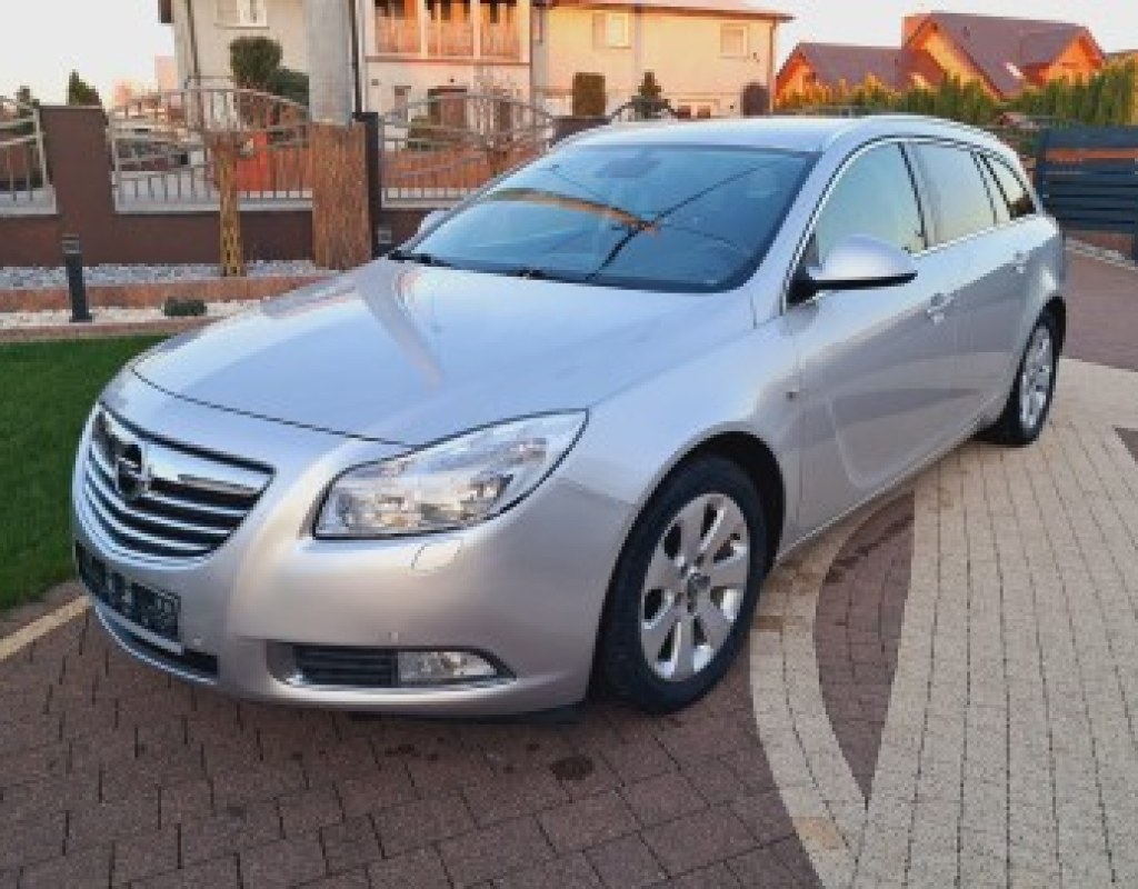 Opel Insignia car